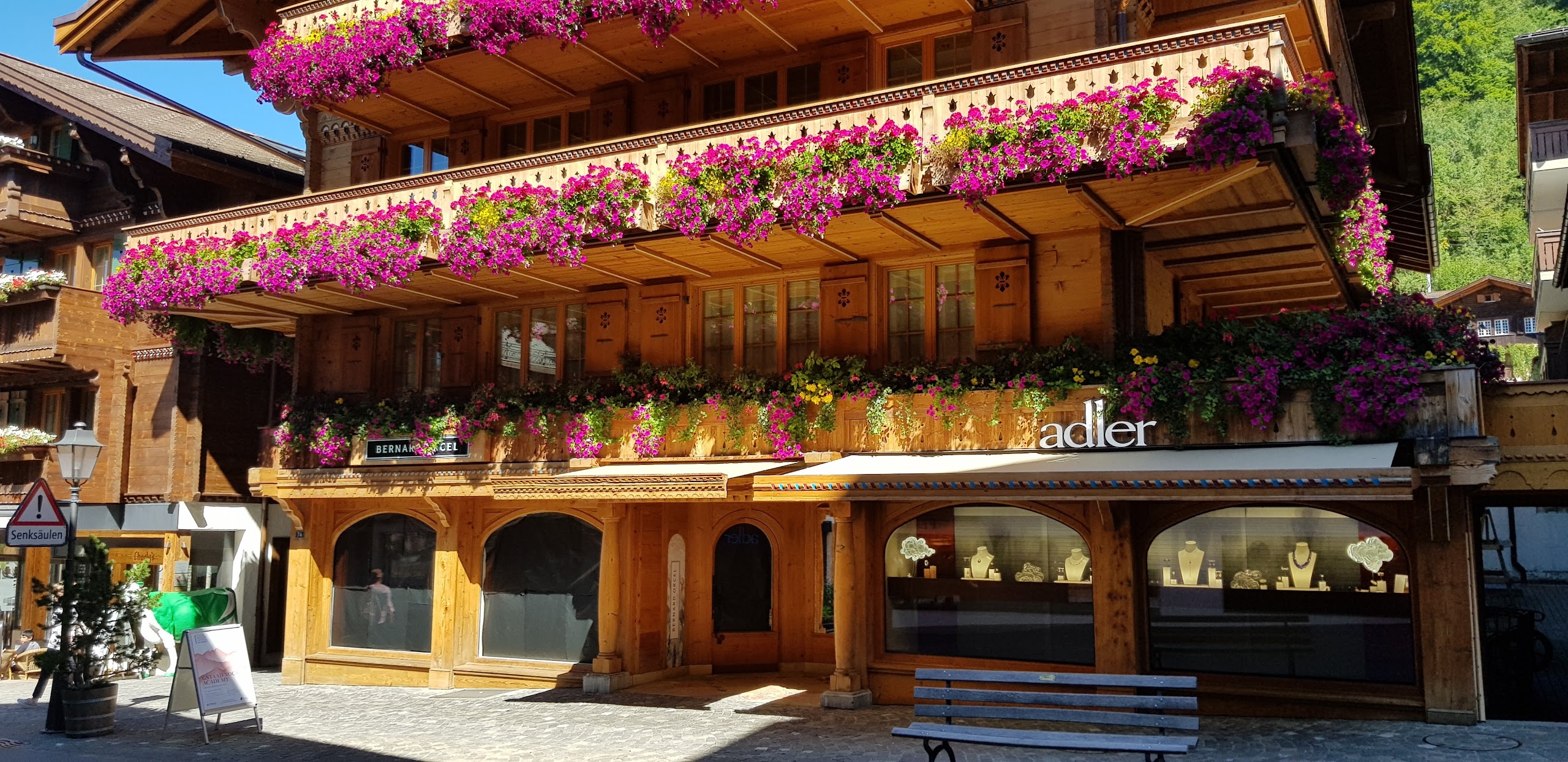 Charly's Gstaad AG