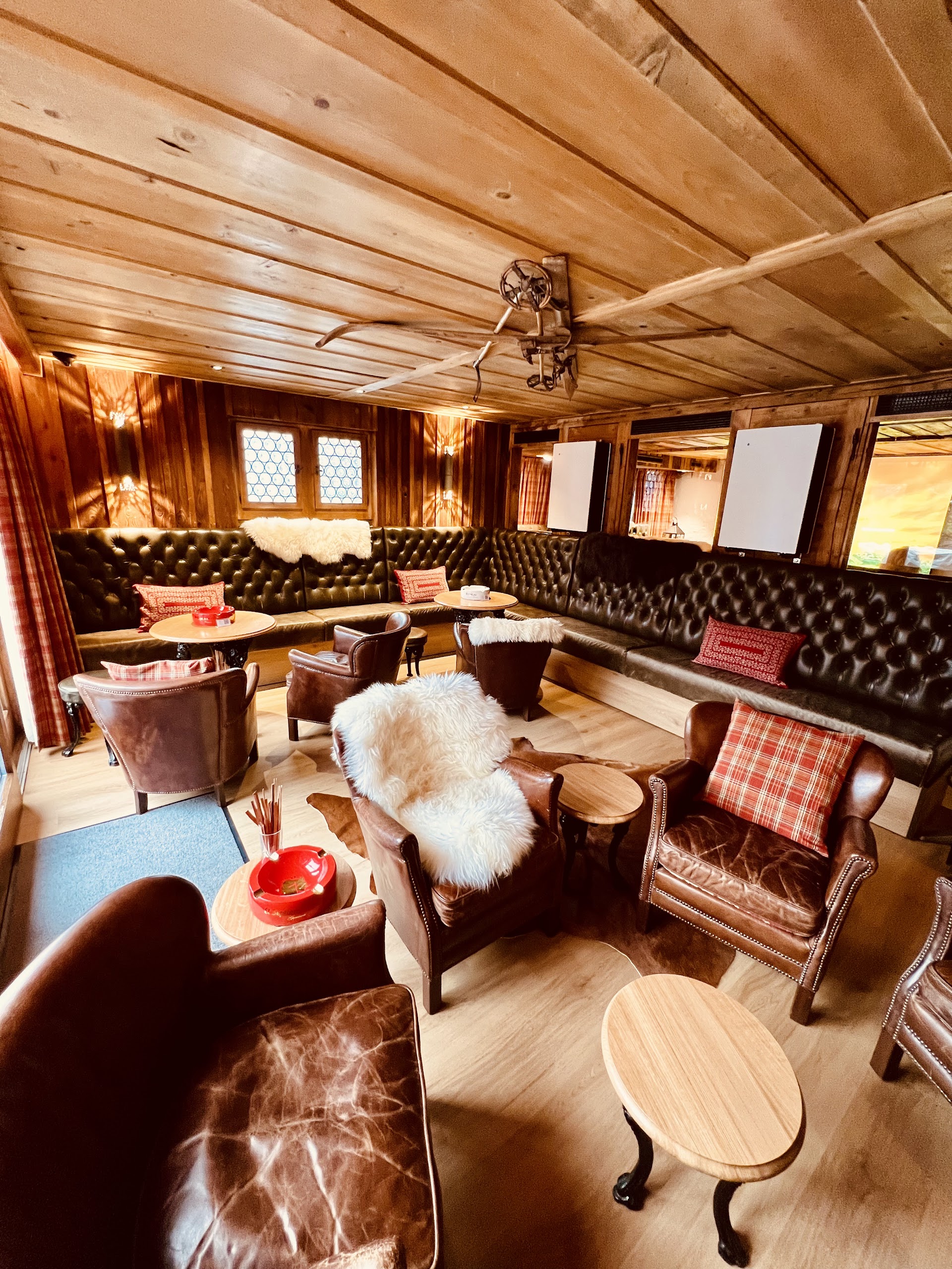 La Casa Del Tabaco Gstaad photo 4
