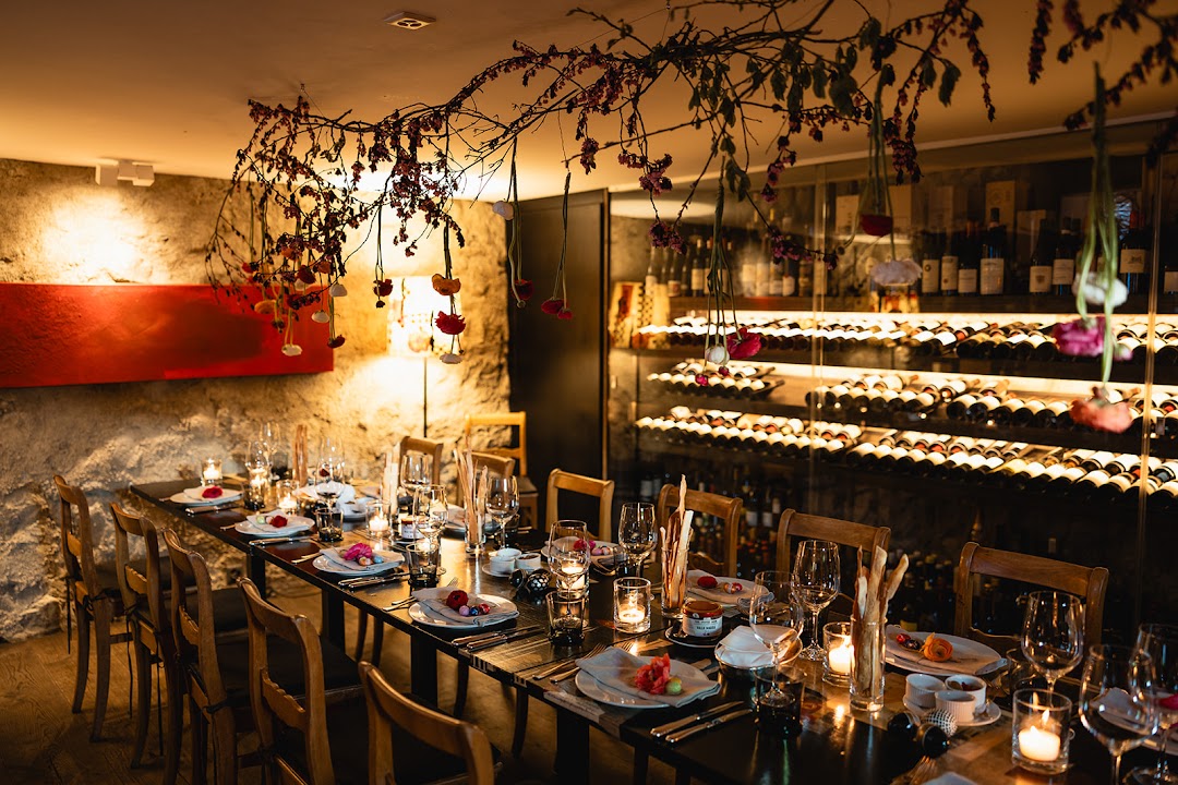 16 ART-BAR-RESTAURANT SAANEN